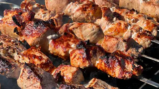 Экспресс-маринад для шашлыка: мясо просто тает во рту – нежнее сливочного масла