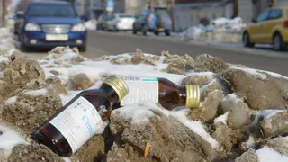 В Канищеве в ларьках продают ветеринарный антисептик, который граждане охотно употребляют внутрь