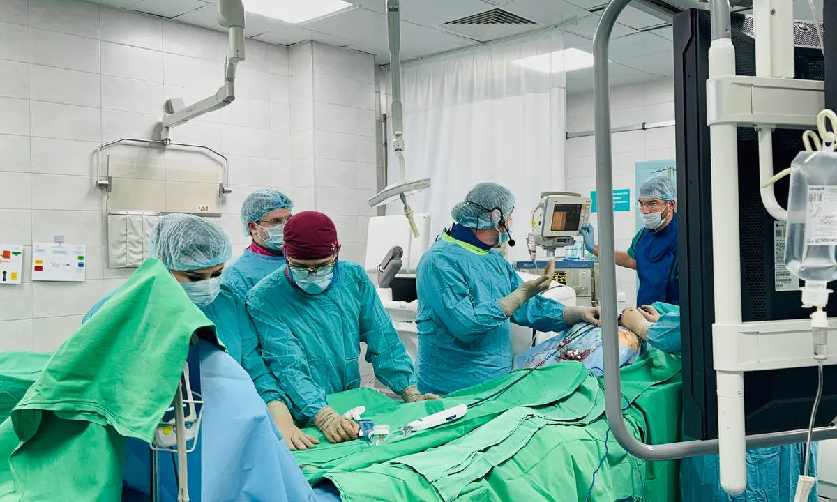 Врачи Челнов провели сложнейшую операцию и спасли жизнь жительницы Екатеринбурга