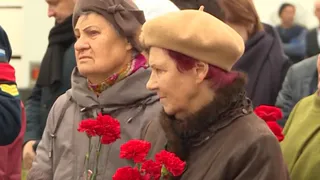 Видеосюжет с похорон убитых ветерана войны и его жены