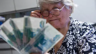 «Чем раньше, тем лучше»: каждый третий россиянин советует начинать пенсионные накопления до 25 лет