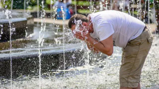 Госдума отказалась сокращать рабочий день в жару