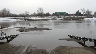 В Скопинском районе подтопило низководный мост