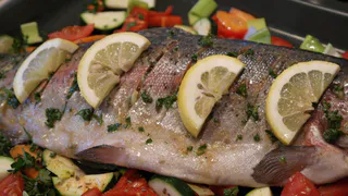 Рыба, которую вообще нельзя подавать ко столу: а мы едим ее сами и еще детям даем