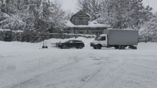 Футбольное поле на ул. Тамбовской, пользовавшееся спросом среди юных жителей, превратилось в съемочную площадку