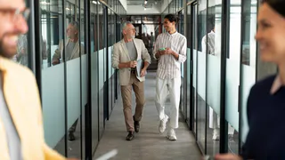 Эта привычка на работе мгновенно выдаст человека с низким интеллектом