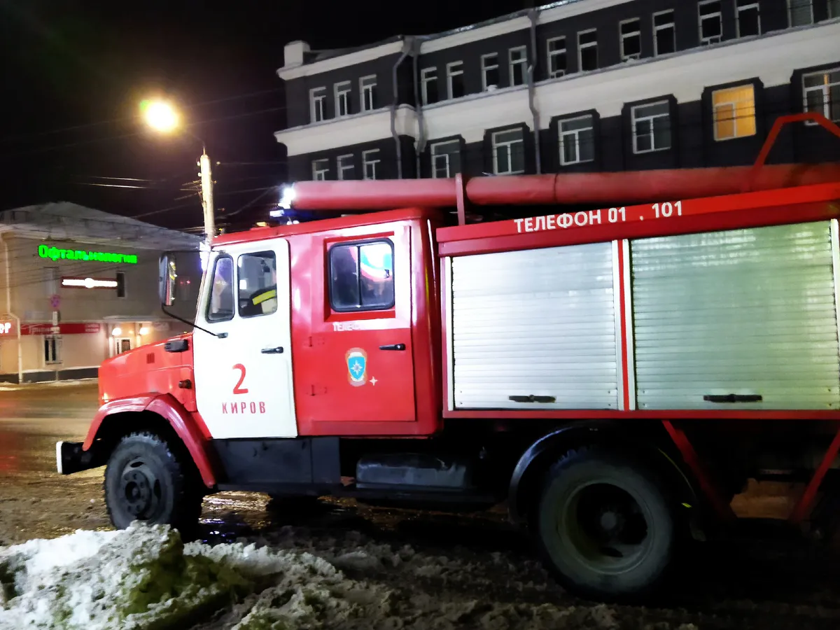 Владелец ушёл, гараж загорелся: в Нижнекамске произошёл пожар из‑за горелки