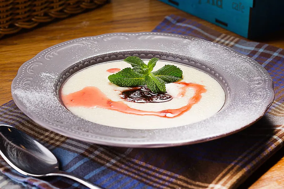 Нежная манная каша на курином бульоне: новый взгляд на любимое блюдо