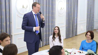 Павел Малков встретился с выпускниками-медалистами этого года