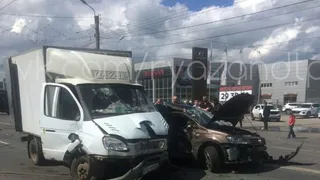 Серьезное ДТП: Фура вылетела на встречку и "собрала" шесть машин