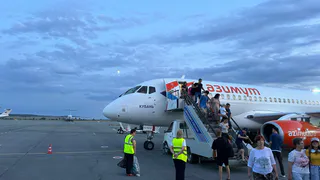 Не обманешь: почему даже опытные туристы выбирают «худшее» место в самолете - дешево и нет детей