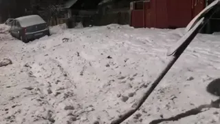 Пьяный пенсионер на Renault Logan снес знак на улице Делегатской в Брянске