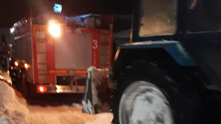 Смертельный пожар в Льгово: пожарные застряли в снегу