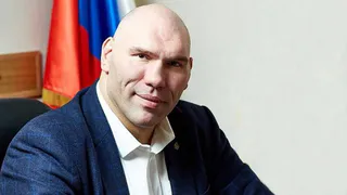 Николай Валуев поставил на место депутатов от КПРФ