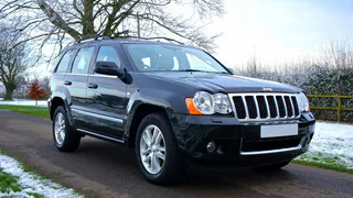 5 лет торговал на обочине за копейки, пока к столу не подъехал водитель на большом чёрном джипе и не дал один совет