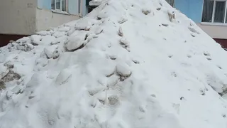 «Через эту гору дети ходят в школу»