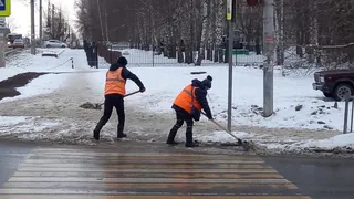 Люди без каникул: рязанские дорожники отремонтировали 4 улицы и вывезли 15 тысяч "кубов" снега