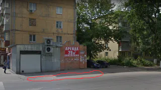 Приходится обходить по проезжей части: рязанцы просят огородить тротуар на Островского