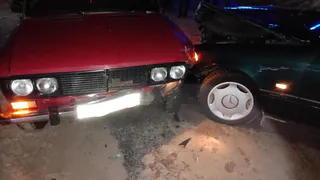 В Рязани столкнулись Мерседес и ВАЗ. Пострадала 4-летняя девочка