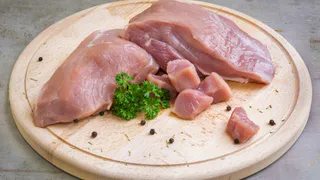 Вы моете мясо перед готовкой? А в Роскачестве говорят, что нельзя. И еще ряд продуктов - тоже