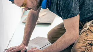 Выбрасывайте обычный ламинат — есть вариант получше: недорогой "вечный" пол — круче любого паркета и линолеума