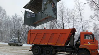В Коми демонтировали пострадавшую в ДТП остановку