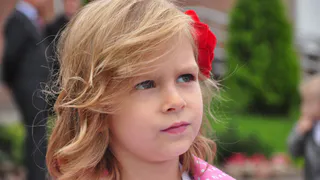 Это благородное имя для девочки: пришло к нам много веков назад из Древней Греции - переводится как «наполненная жизнью»