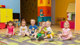 Запись открыта: нижнекамцы могут встать в очередь в строящиеся детские сады