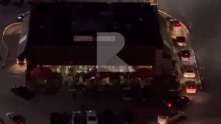 Ночью 29 июня у ресторана «Вкусно и точка» в Рязани засняли очередь из автомобилей