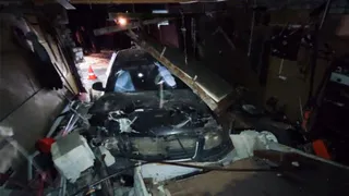 В Кузьмино водитель погиб, врезавшись в гараж