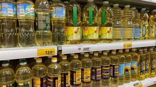 Химозная жижа в красочной бутылке: Роскачество назвало худшие бренды растительного масла