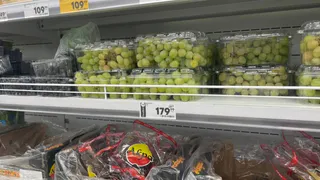 Эта ягода — самая вредная: а мы едим ее покупаем как деликатес, еще и детей заставляем есть