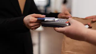 Опрос ВТБ: как люди предпочитают платить?