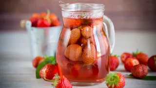 Меню для дачи: компот из клубники