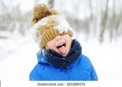 В российских регионах идет снег