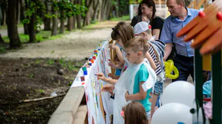 Пора творить! На фестивале в Лесопарке будут рисовать картины и проверять меткость