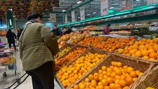 Зелёная Деревянная Змея будет не рада: эти фрукты нельзя ставить на новогодний стол — 2025