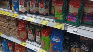 Нутрициолог назвал самую бесполезную кашу для завтрака: мы ее почти каждый день едим и детей заставляем