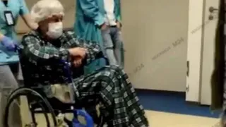 Михаил Ефремов в больнице передвигается на инвалидной коляске