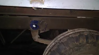 Сотрудники брянской колонии нашли дрожжи в прицепе трактора