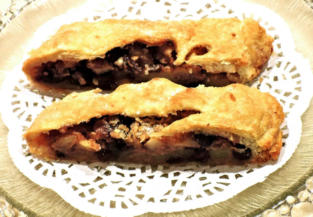 Штрудель с вишней в магазине «Красное‑Белое» оказался не таким, как представляла. Делюсь честным отзывом