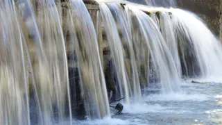 В Рязанской области паводок смыл плотину и отрезал деревню от дорог