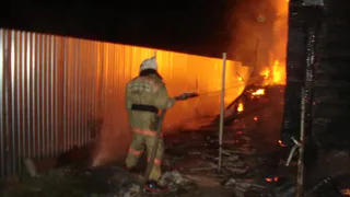 В Нижнекамском районе пожарные спасли мужчину