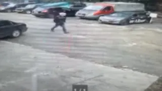 В Рязани мужчина надел пакет на голову, чтобы замаскироваться при ограблении. Его вычислили по походке