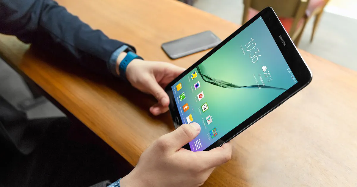 Samsung поставит голосового помощника на свои гаджеты