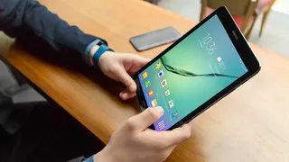 Samsung поставит голосового помощника на свои гаджеты