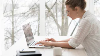 Работодателей региона обяжут компенсировать использование личной техники сотрудников