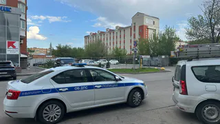 Штраф теперь можно получить, даже не отъезжая от дома. Разобрался и рассказываю, за что сотрудники ГАИ могут «выписать» прямо у подъезда