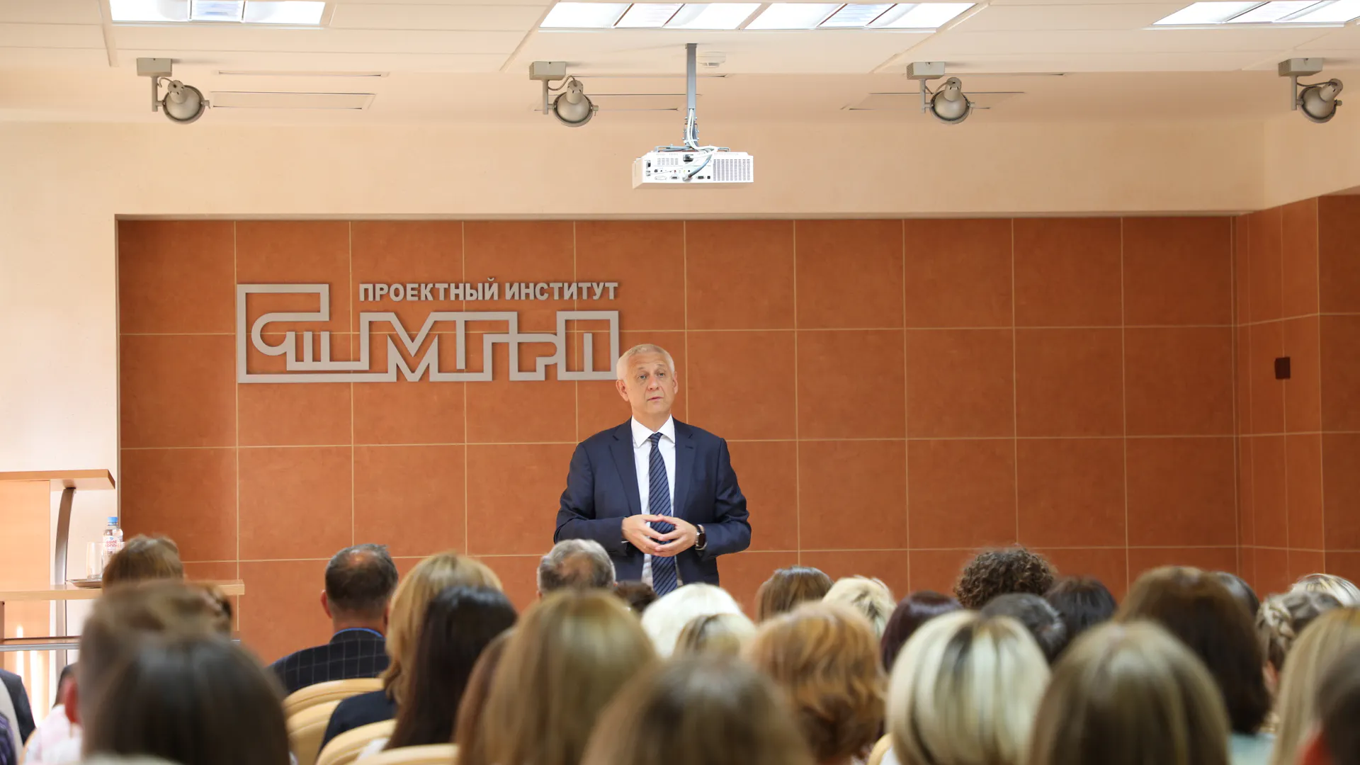 «Магнитогорск меняется, и мы меняемся вместе с ним»: глава города продолжает встречаться с трудовыми коллективами