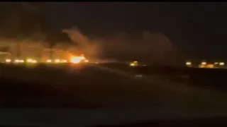 В Новошахтинске из-за падения осколков горит нефтебаза